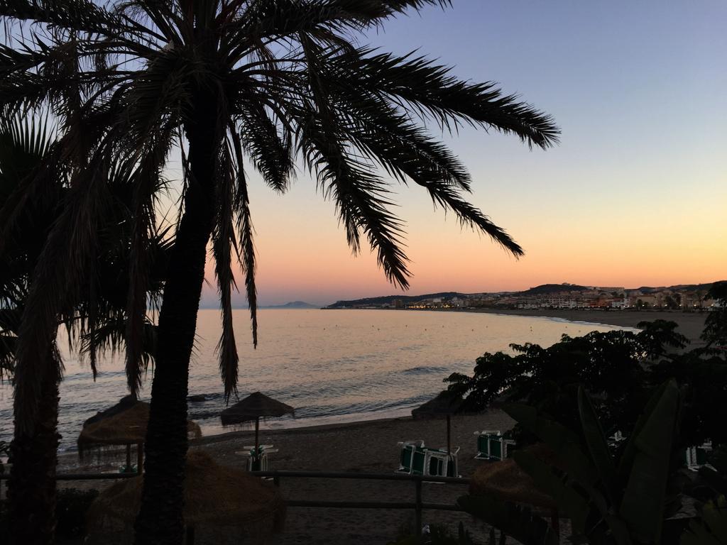 エステポナBahia De Casaresアパートメント 部屋 写真